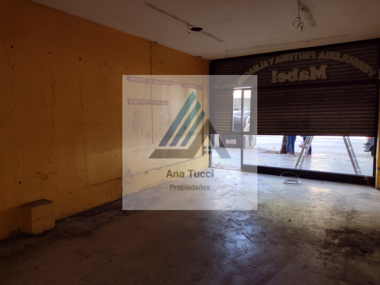 LOCAL COMERCIAL
